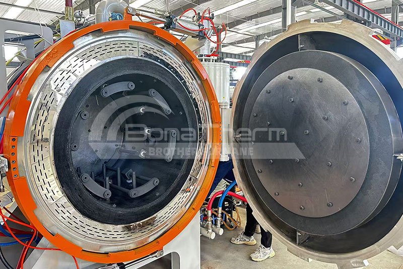 Graphite's Role and Advantages in Vacuum Furnaces